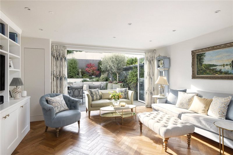Pakefield Mews, London, SW2