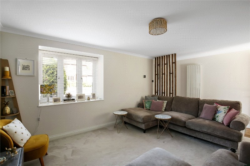 St. Annes Close, Winchester, Hampshire, SO22
