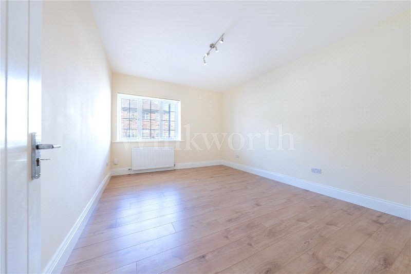 Vivian Avenue, London, NW4