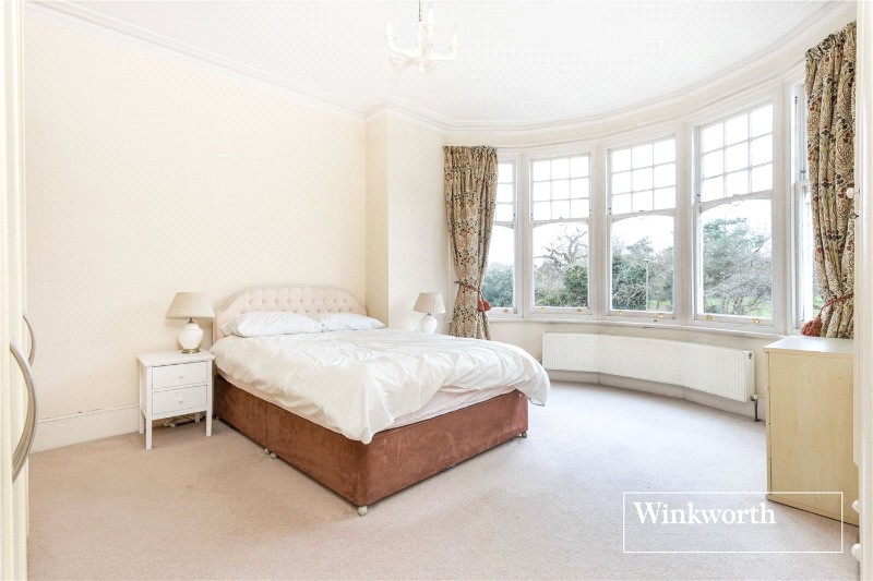 Etchingham Park Road, Finchley, London, N3