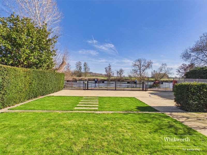 River Gardens, Purley on Thames, Reading, Berkshire, RG8