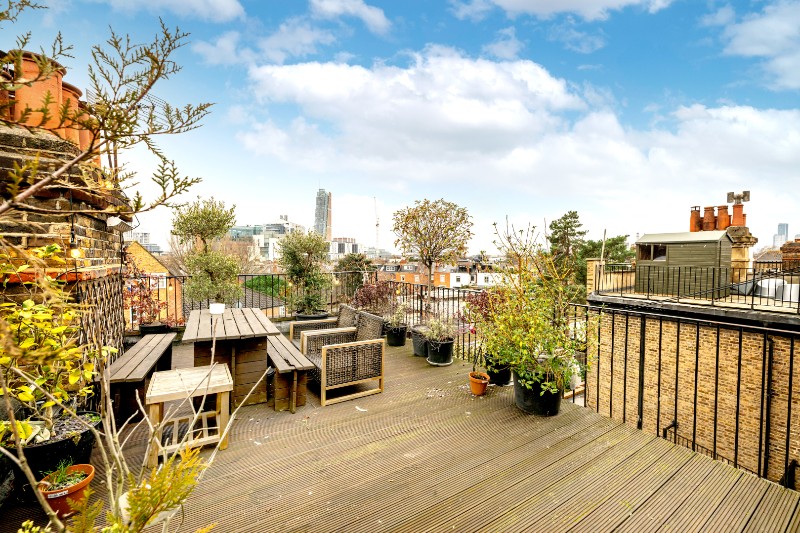 St. Quintin Avenue, London, W10