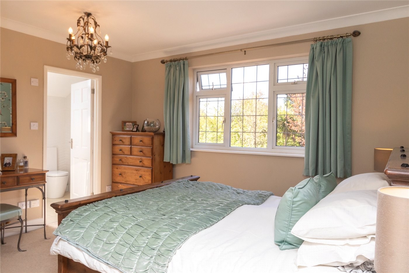 4 bedroom property for sale in Winsford Gardens, WestcliffonSea, Essex, SS0 (Ref LOS200163