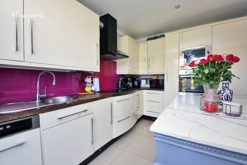 Lewiston Close, Worcester Park, KT4