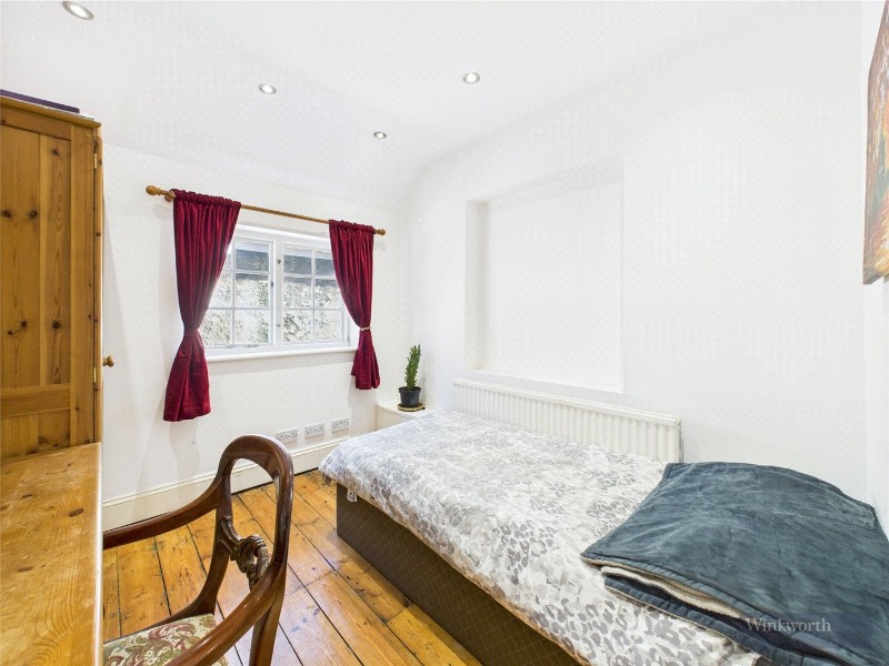 Bourneside Road, Addlestone, Surrey, KT15