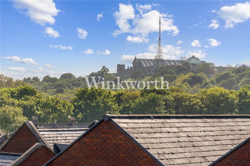 Leverton Close, London, N22