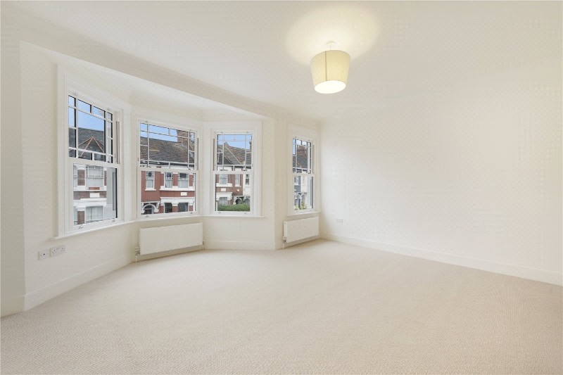 Rathcoole Avenue, London, N8