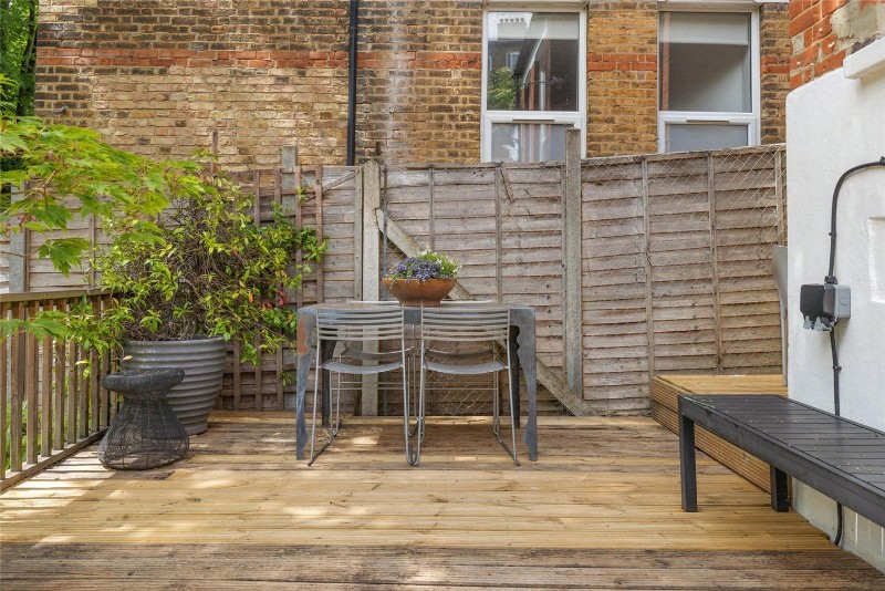 Border Crescent, London, SE26