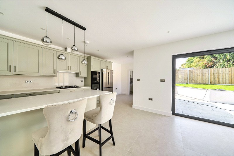 Highview Avenue, Edgware, HA8