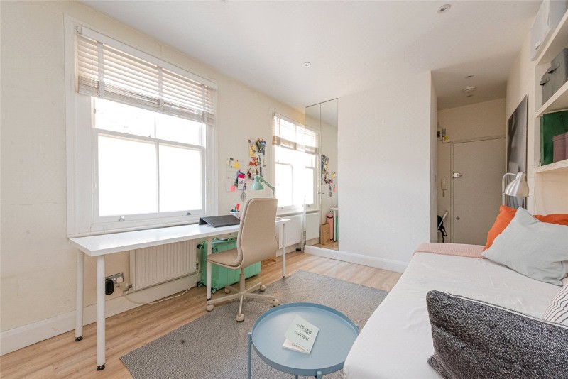 Kilburn Lane, Queens Park, W10