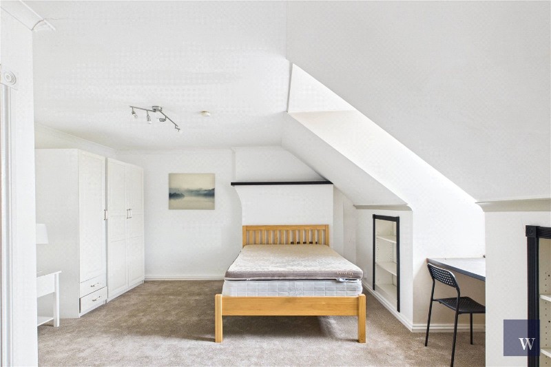 Estreham Road, London, SW16