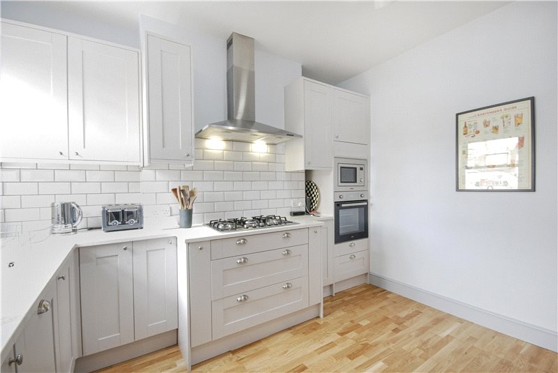 2 bedroom property for sale in Heyford Avenue, London, SW8 (Ref