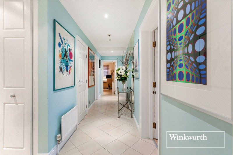 Hendon Lane, Finchley, London, N3