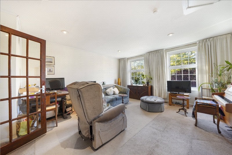 Sussex Gardens, London, N6