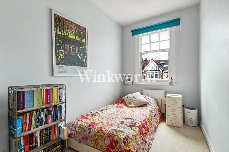 Lakeside Road, London, N13