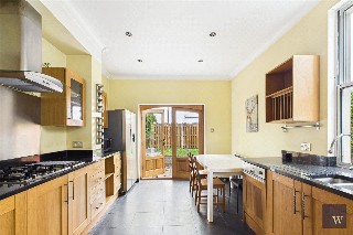 Estreham Road, London, SW16
