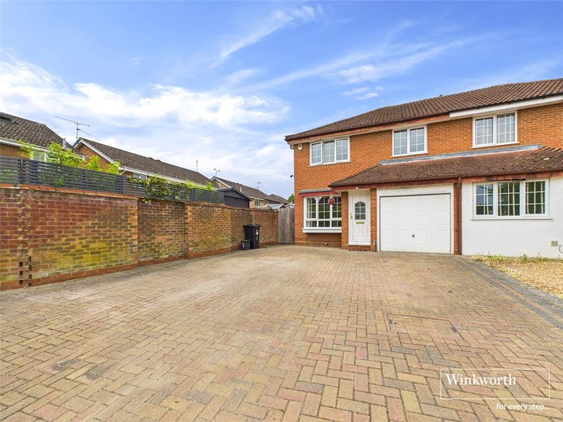 Victor Way, Woodley, Reading, Berkshire, RG5