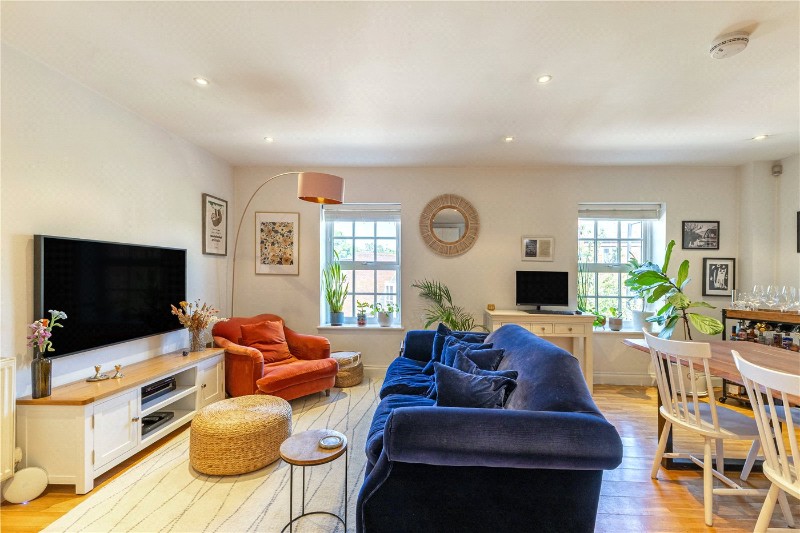 Welmar Mews, London, SW4