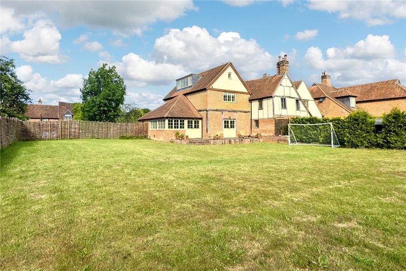 Denham Lane, Chalfont St. Peter, Gerrards Cross, Buckinghamshire, SL9