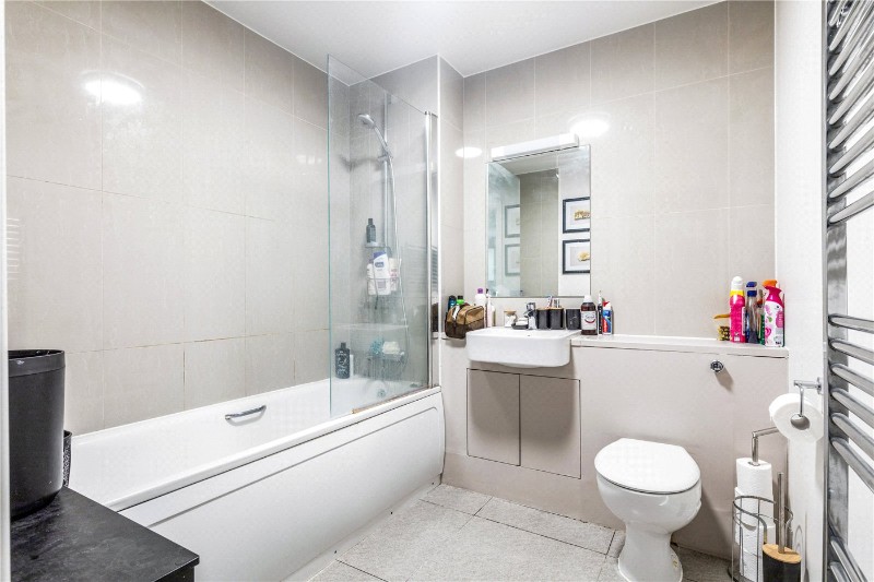 Garratt Lane, London, SW17