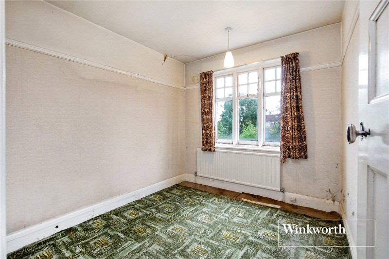 Moss Hall Grove, North Finchley, London, N12