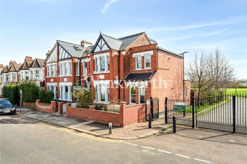 Boundary Road, London, N22