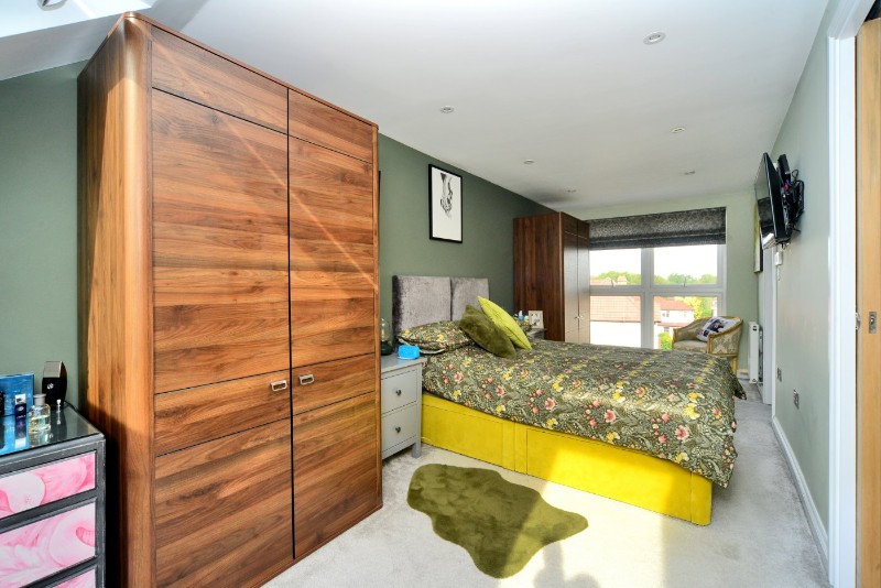 Longfellow Road, Worcester Park, KT4