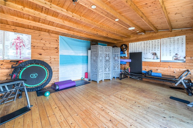 Fullers Road, Rowledge, Farnham, Surrey, GU10