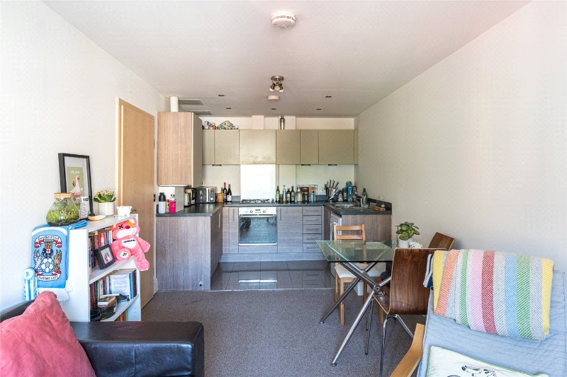 Guernsey Grove, London, SE24