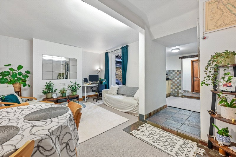 Ellerslie Road, London, W12