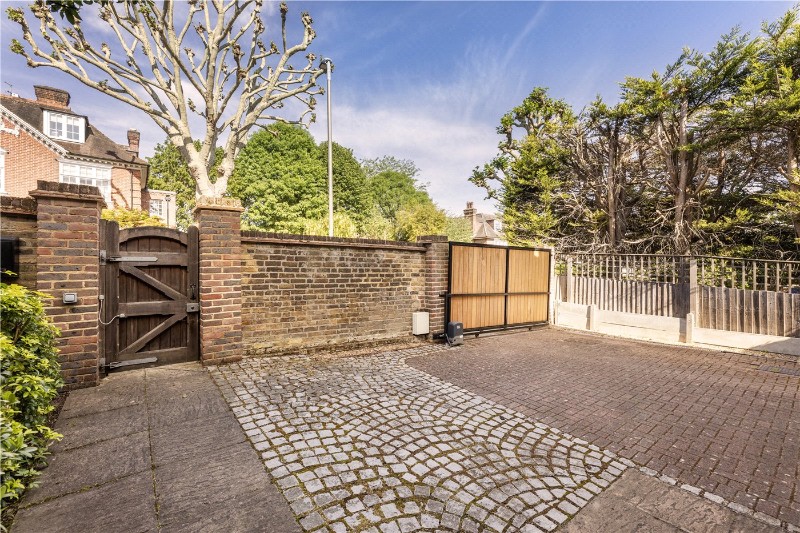 St. Simon's Avenue, London, SW15