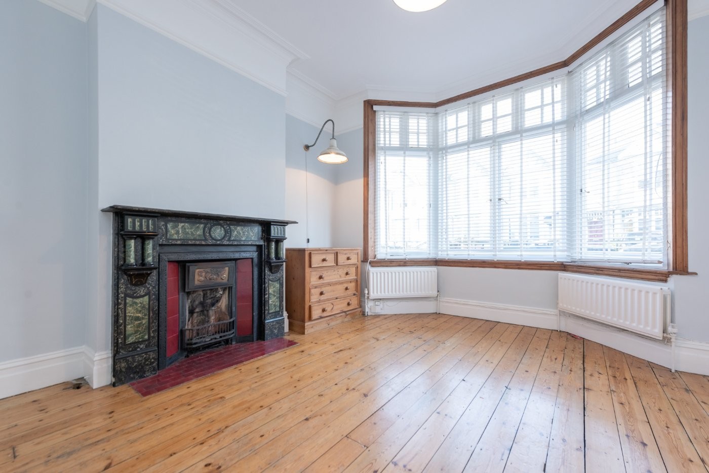 2 bedroom property for sale in Hanover Road, London, NW10 (Ref
