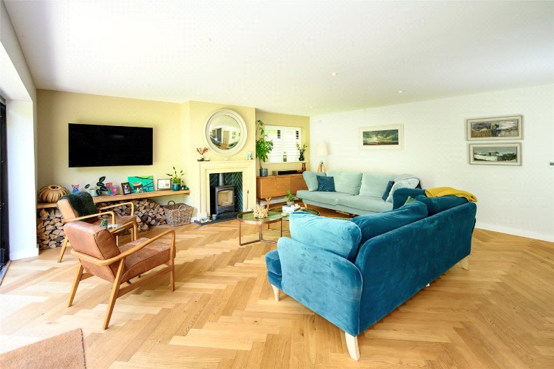 Hurstbourne Avenue, Highcliffe, Dorset, BH23
