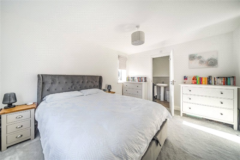 Keepsake Close, Farnham, Surrey, GU9