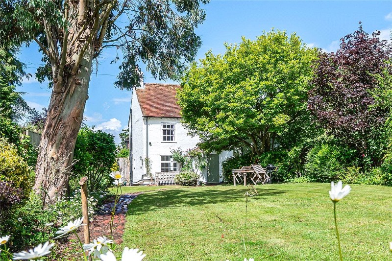 Main Road, Nutbourne, Chichester, West Sussex, PO18