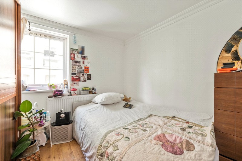 Roz House, 13 Stanway Street, N1