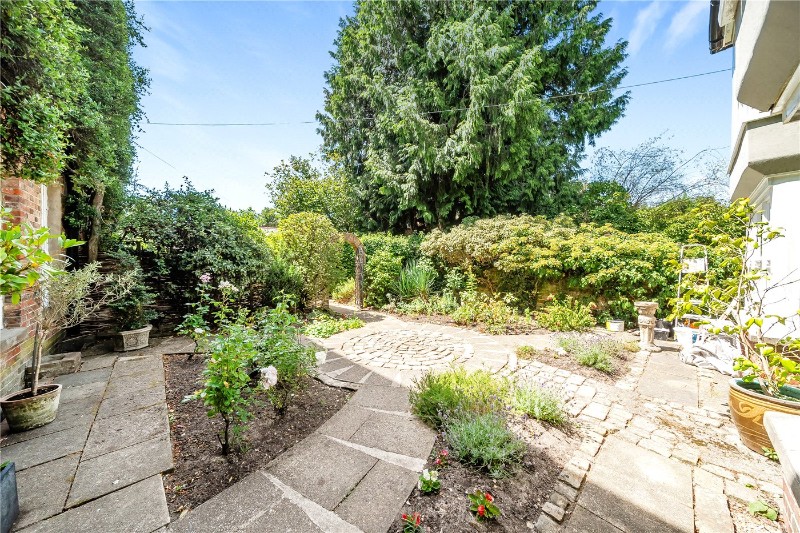 Trunk Road, Farnborough, Hampshire, GU14