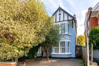 Chatsworth Gardens, London, W3