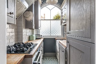 Thurlow Park Road, London, SE21