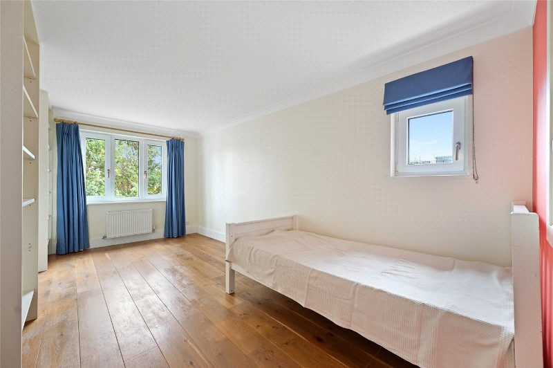 Findon Road, London, W12
