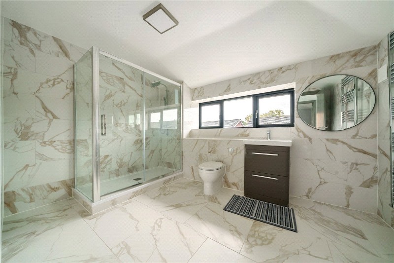 Dollis Drive, Farnham, Surrey, GU9