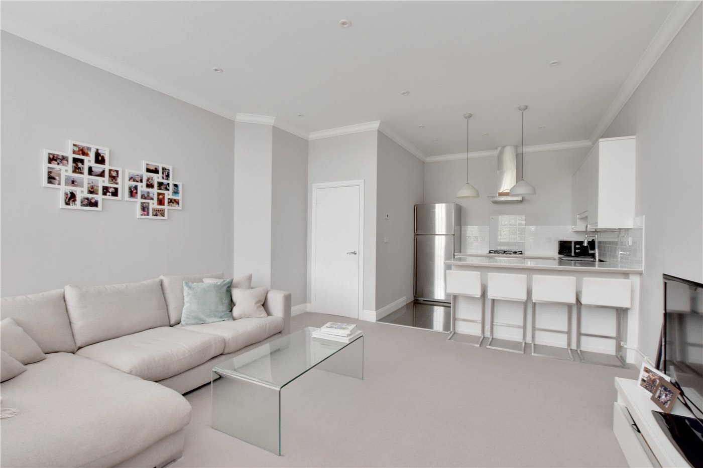 Reception / Kitchen