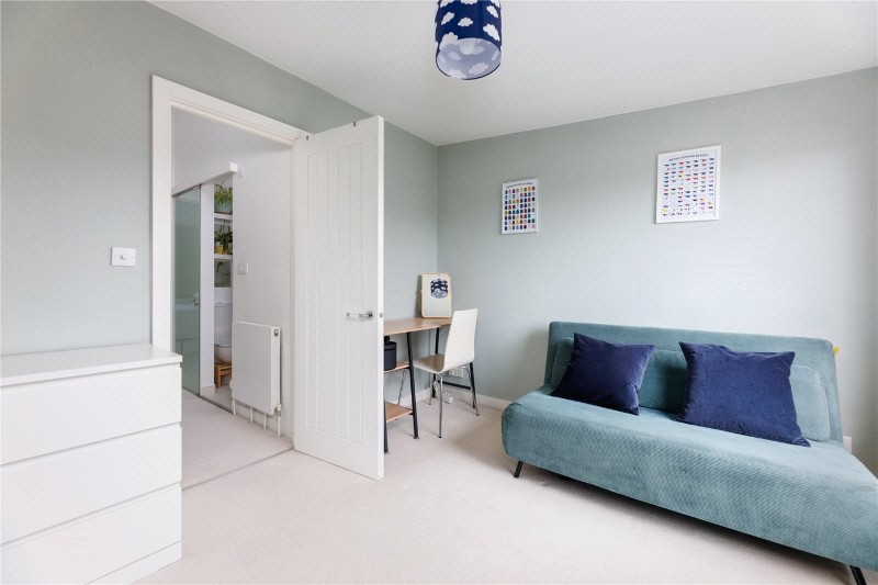 North Lodge Close, London, SW15