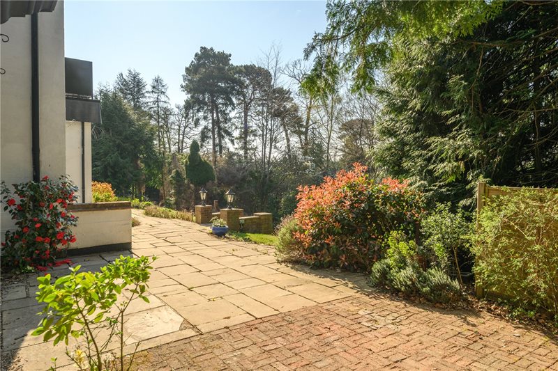 Cobbetts Hill, Weybridge, Surrey, KT13