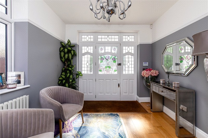 Gunnersbury Avenue, London, W5