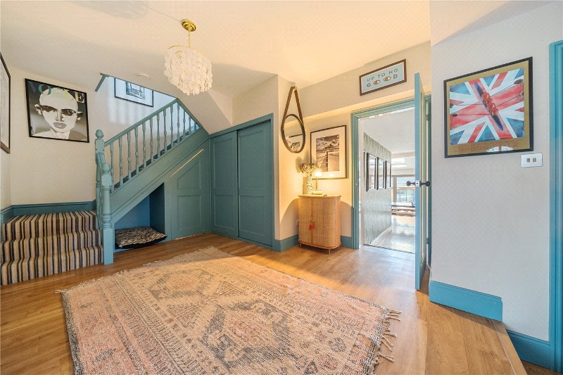 West End Grove, Farnham, Surrey, GU9