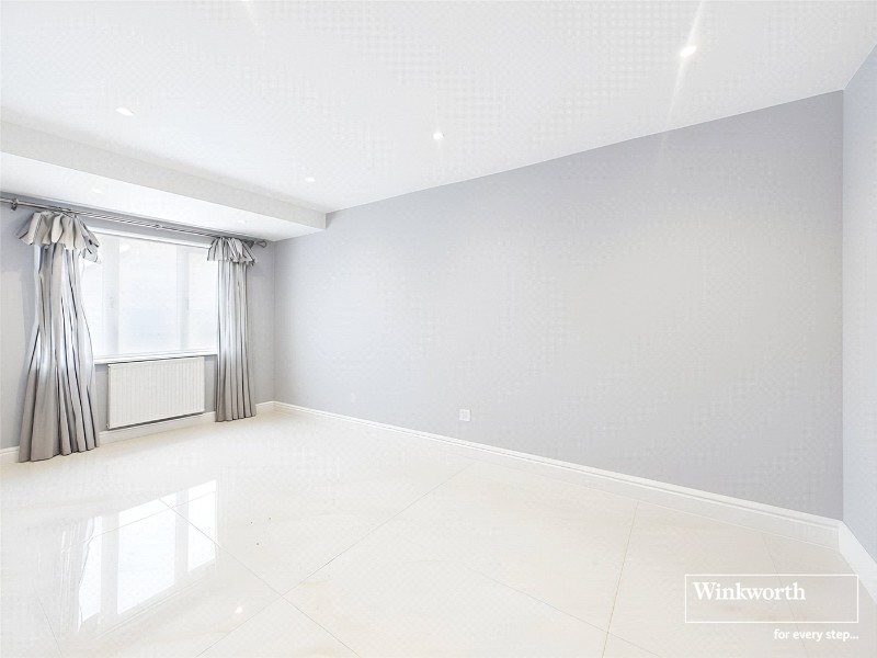 Hollyview Close, Hendon, London, NW4
