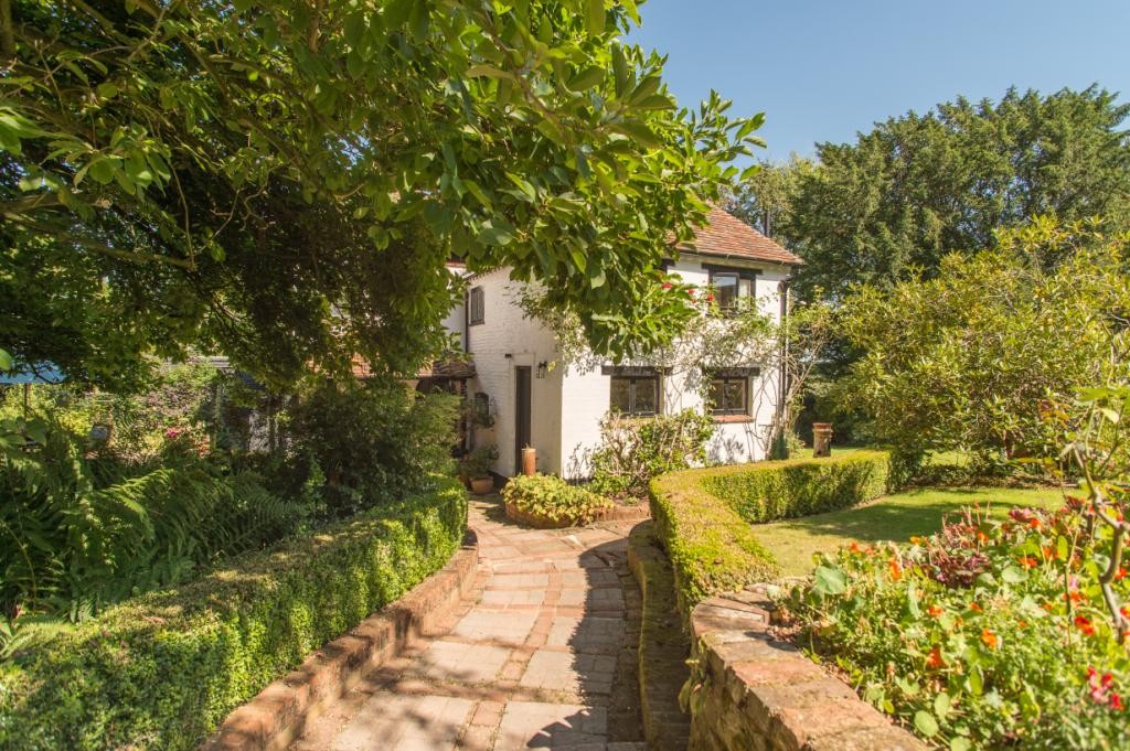 5 bedroom property for sale in Oakleigh Lane, Bekesbourne, CT4 (Ref