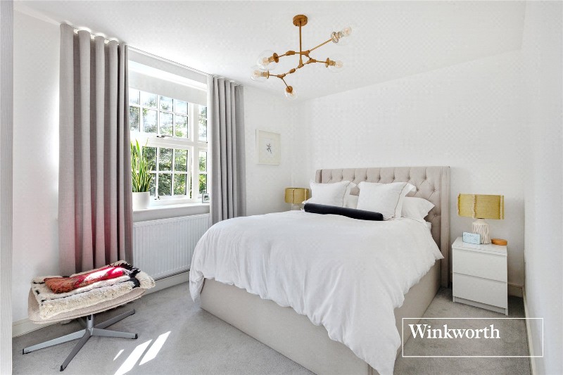 Collison Avenue, Barnet, EN5