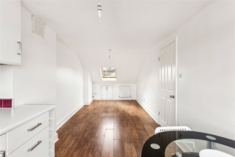 Topsham Road, London, SW17